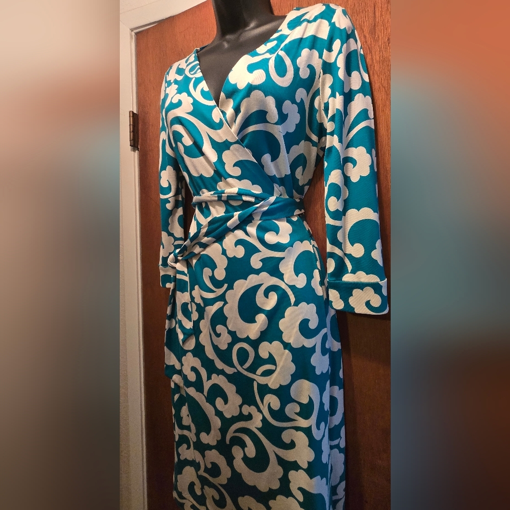 HOST PICK 🎉🎊Diane Von Furstenberg Teal&White Midi Vintage Wrap 1974 Dress Sz10 - Picture 3 of 10